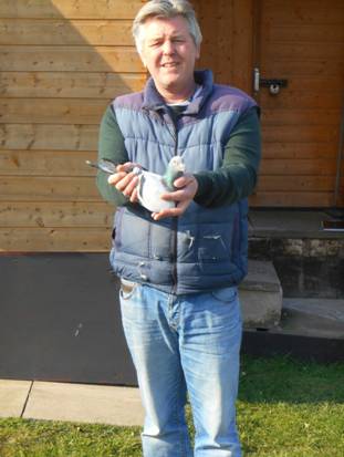 C:\Users\alan\Documents\Alan Pigeons\2016 reports\Gary Dodd\Photos\DSCN1148.JPG