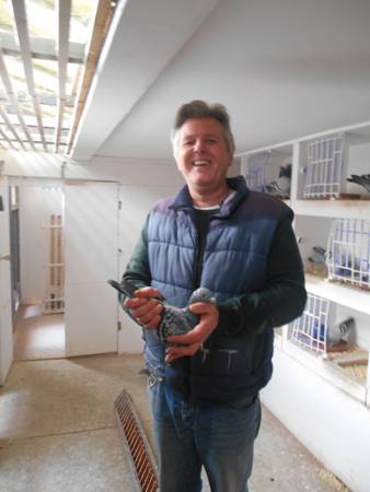 C:\Users\alan\Documents\Alan Pigeons\2016 reports\Gary Dodd\Photos\DSCN1140.JPG