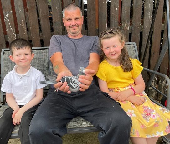 Andy McKenna with his winner and children 18 06 24x