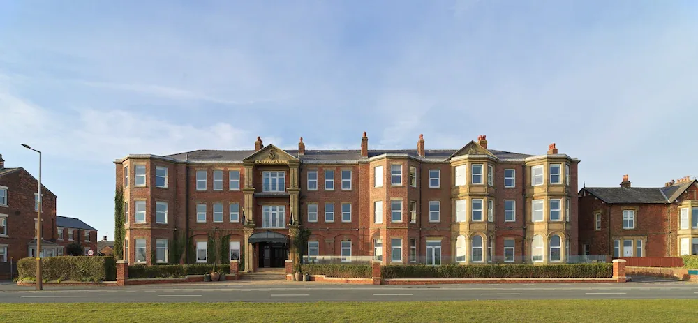 Clifton Arms Hotel 24 07 23z