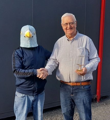 Ards Mascot Wing Nut congratulating John Adair on his YB Novice Points Win in Ards HPS. Thanks to Mr John Patterson who kindly donated the trophy 29 09 25c